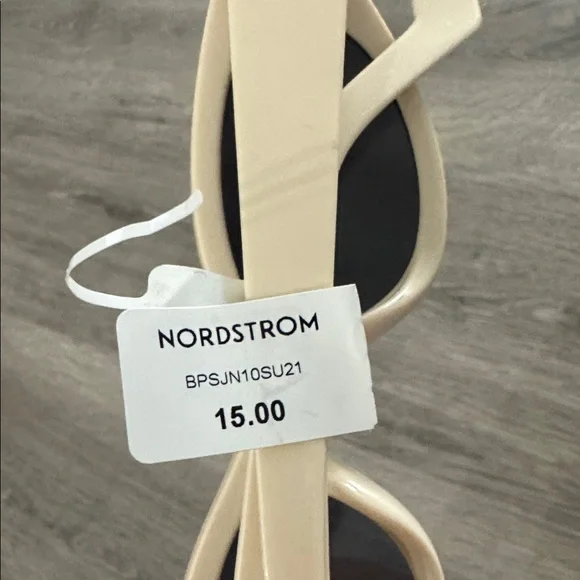 Nordstrom Slim Oval with Square Off Side Sunglasses in Cream Women’s Cat Eye - Picture 12 of 12